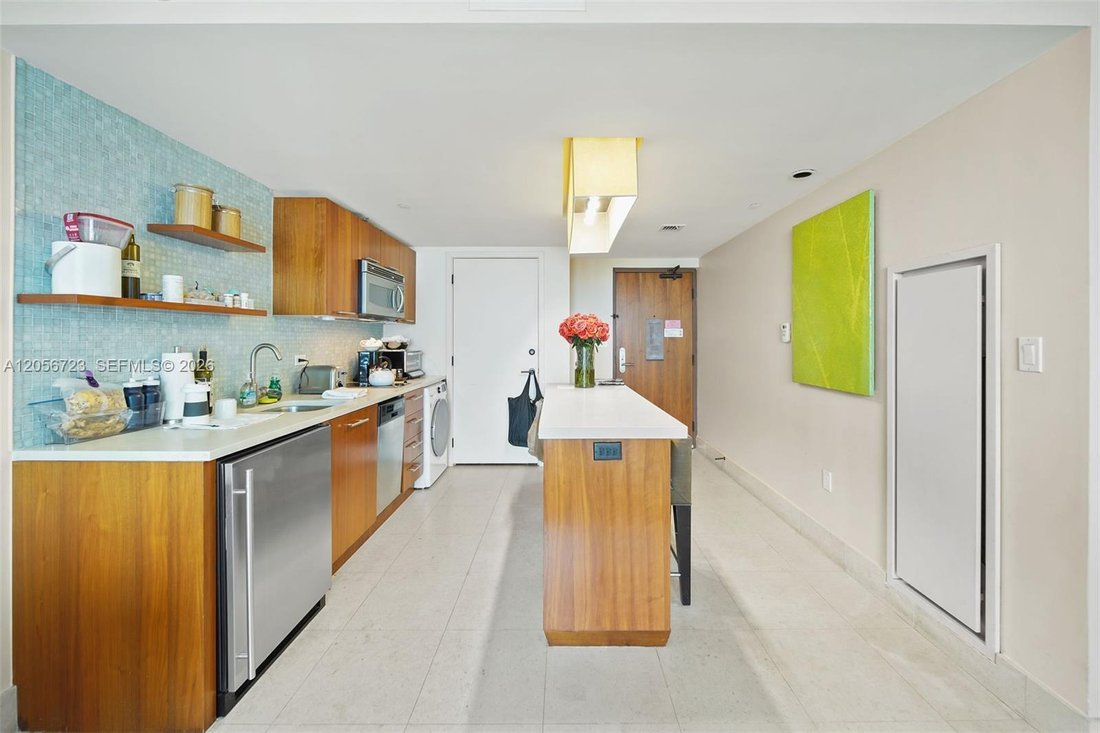 Condo in Miami Beach, Florida, United States 2 - 18503934