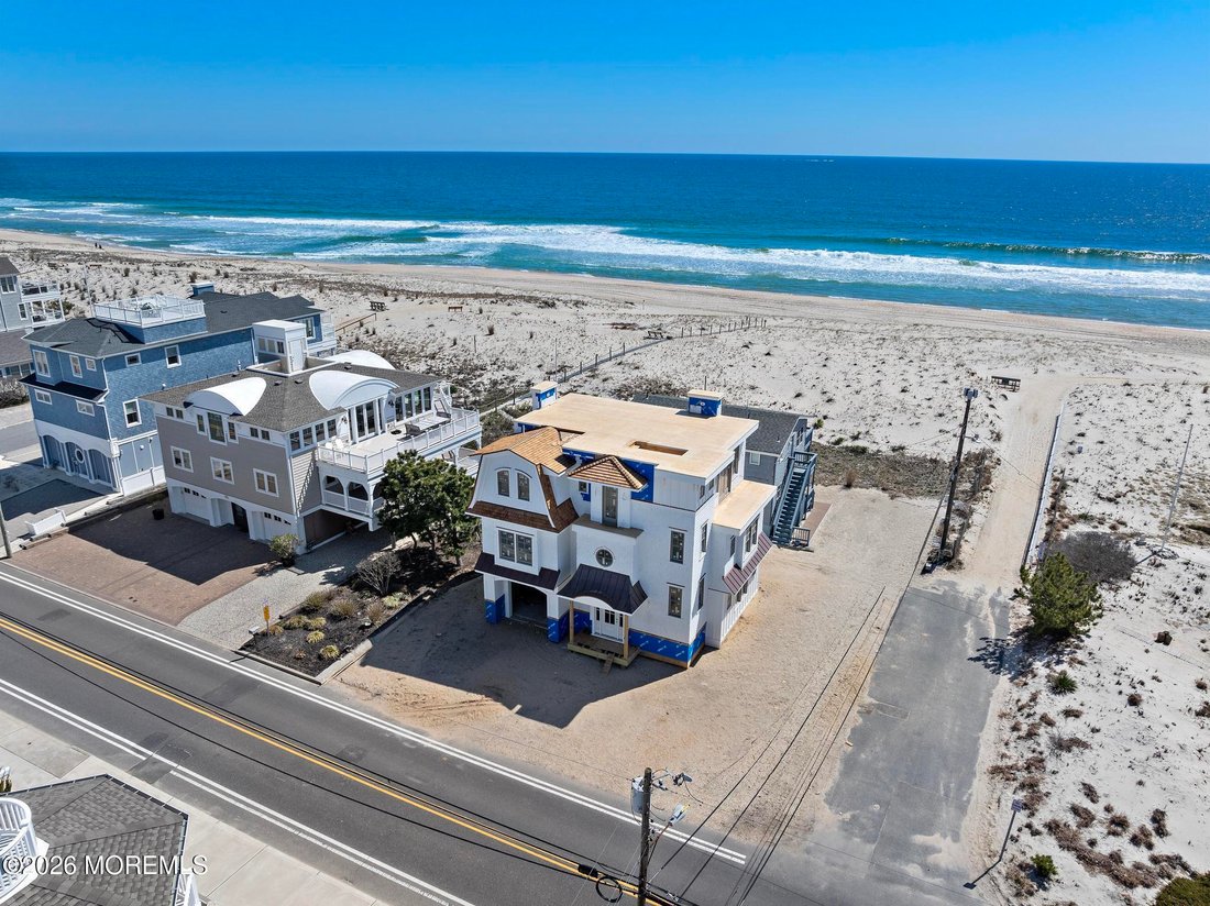 House in Ship Bottom, New Jersey, United States 1 - 18502316