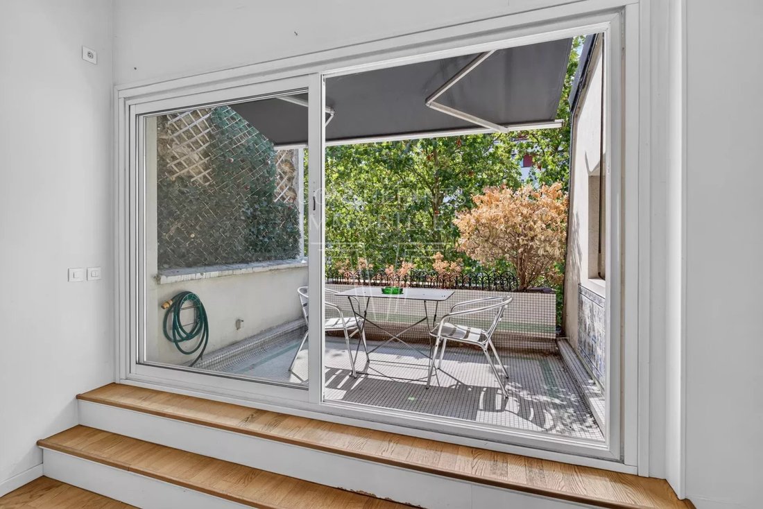 Apartment in Auteuil Sud, Paris 16e Arrondissement, Paris 2 - 18500786