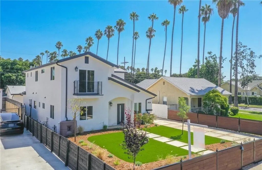 Los Angeles, California, United States 3 - 18336357