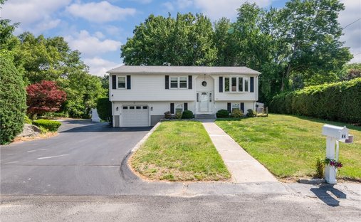 House in Cranston, Rhode Island, United States 1