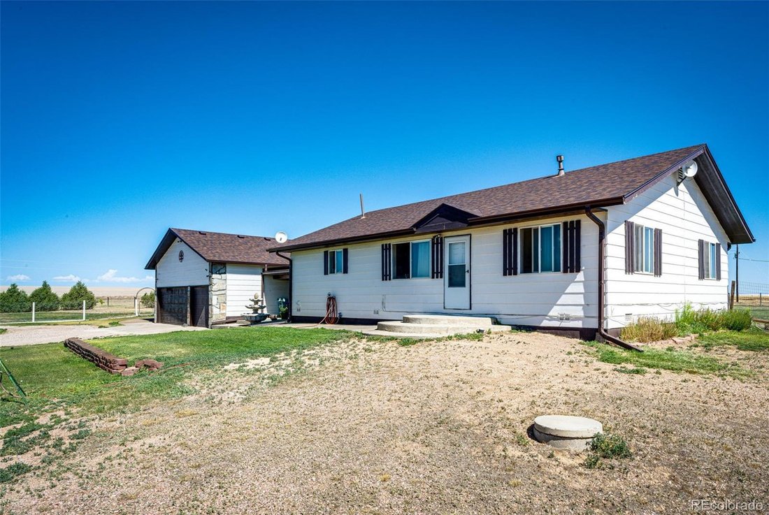 House in Bennett, Colorado, United States 3 - 18505372