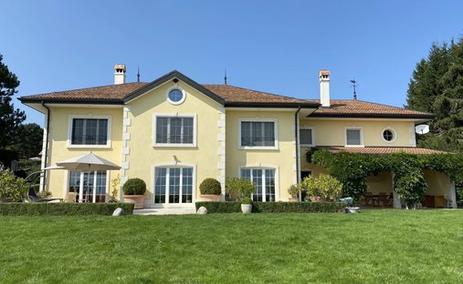 Villa in Bassins, Vaud, Switzerland 1