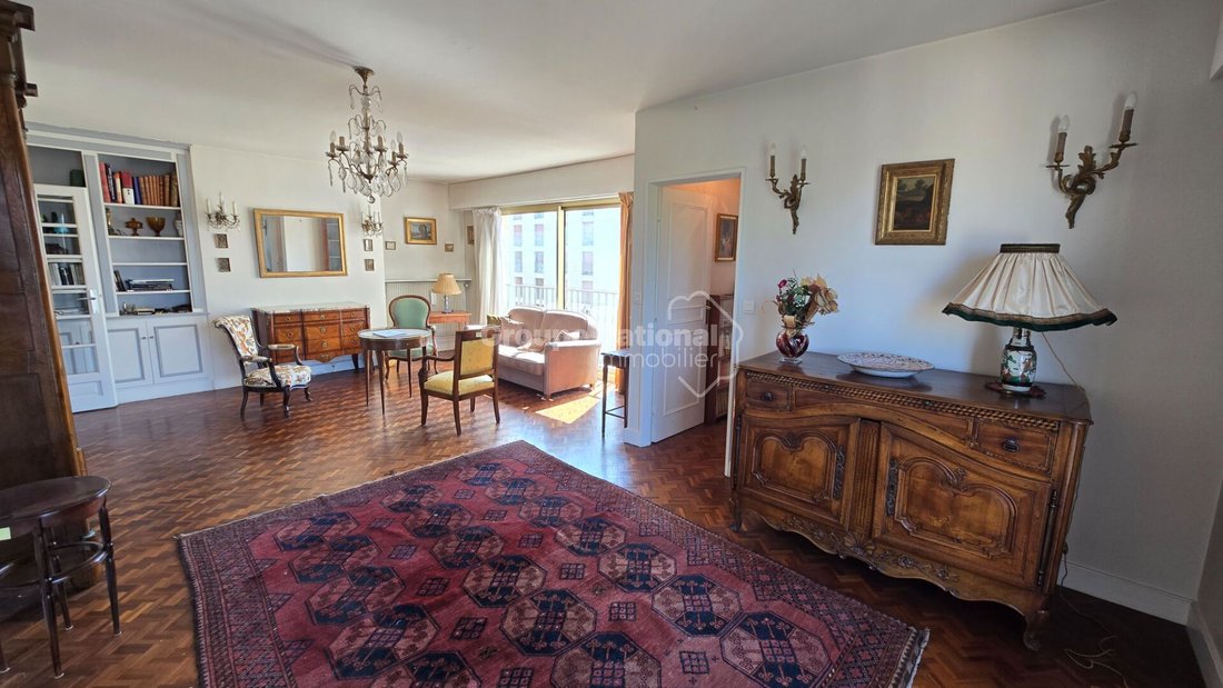 Apartment in Domaine National du Château, Versailles, France 1 - 18502716