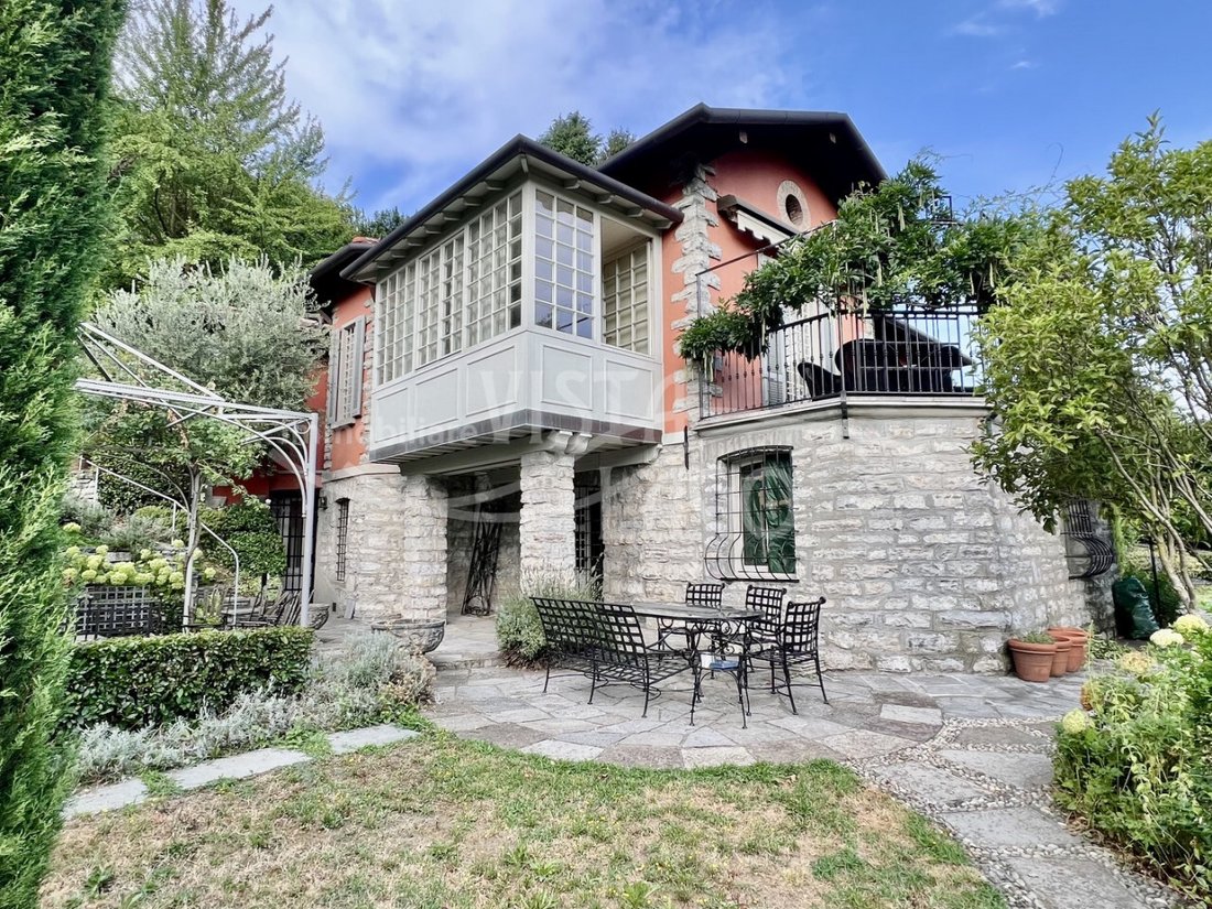 Villa in Sagnino-Tavernola-Monte Olimpino, Como, Lombardy 2 - 18275660
