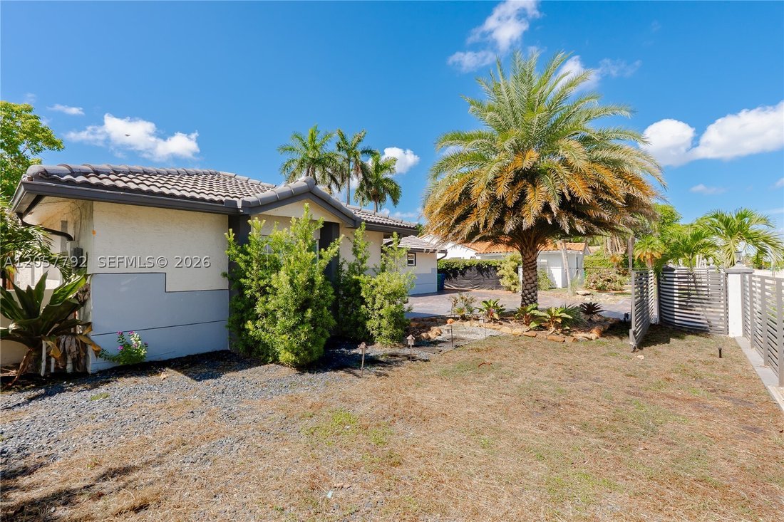 House in Hialeah, Florida, United States 5 - 18499623