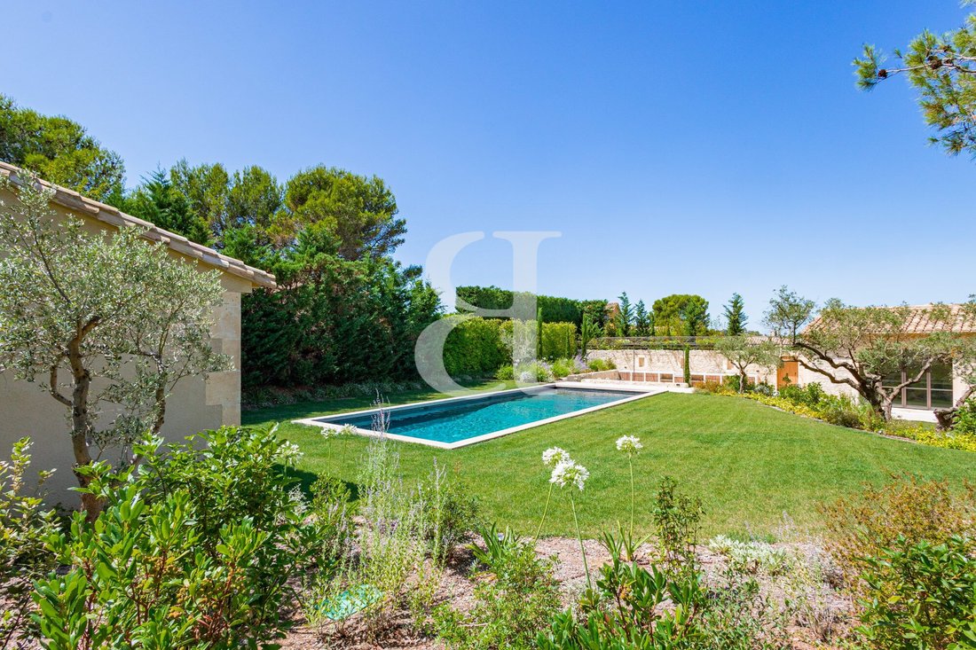Country House in Eygalières, Provence-Alpes-Côte d'Azur, France 2 - 16838268