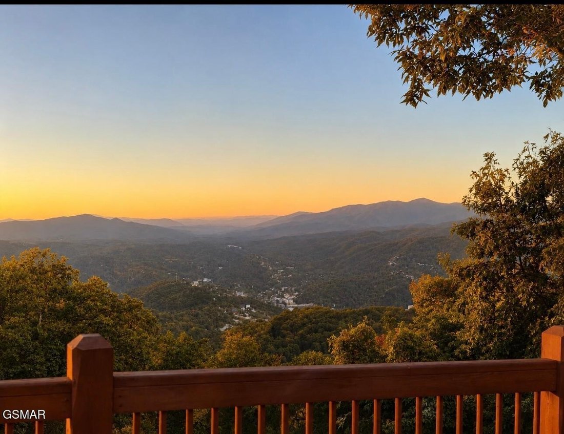 House in Gatlinburg, Tennessee, United States 2 - 18500484
