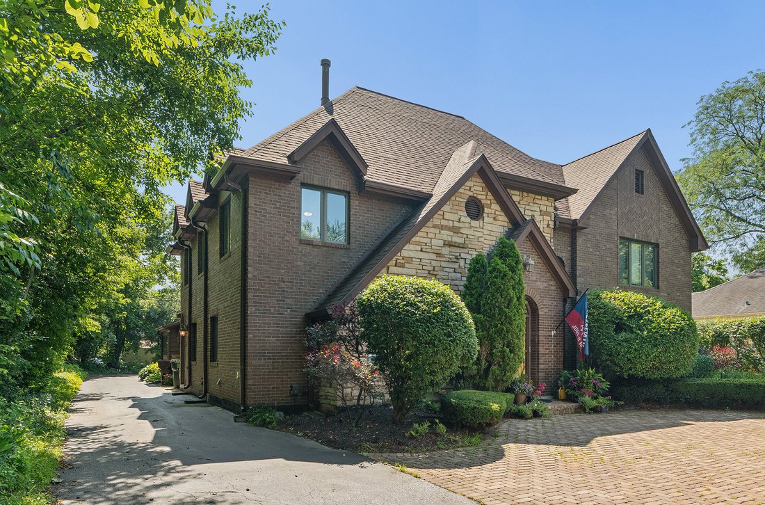 House in Flossmoor, Illinois, United States 3 - 18502882