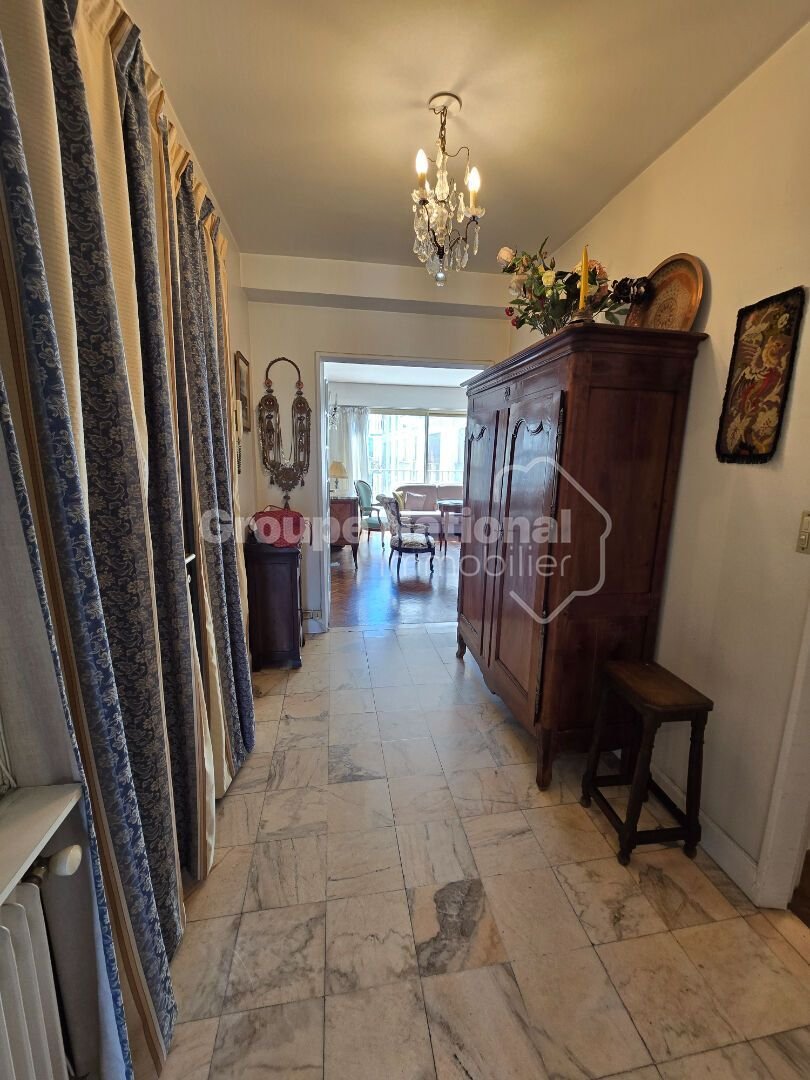 Apartment in Domaine National du Château, Versailles, France 4 - 18502716