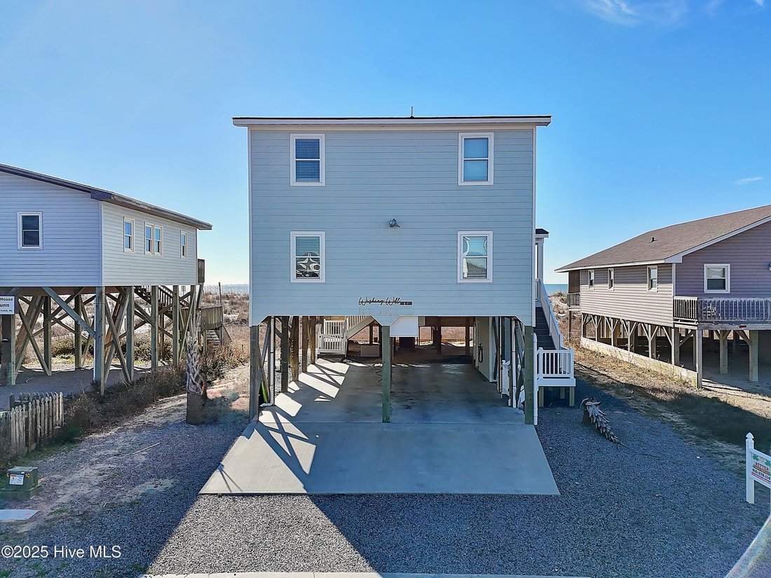 House in Oak Island, North Carolina, United States 4 - 18499689