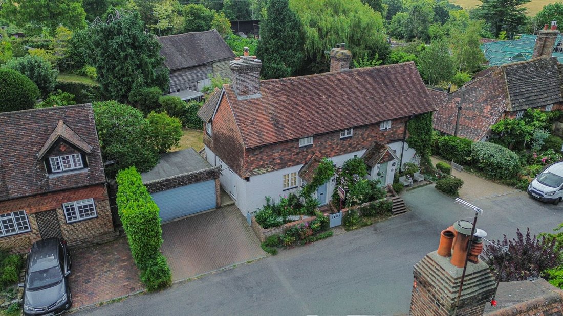House in Warninglid, Copthorne, England 1 - 18500862