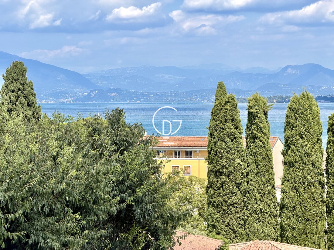 Penthouse in Historic Center, Desenzano del Garda, Lombardy 1 - 18504187