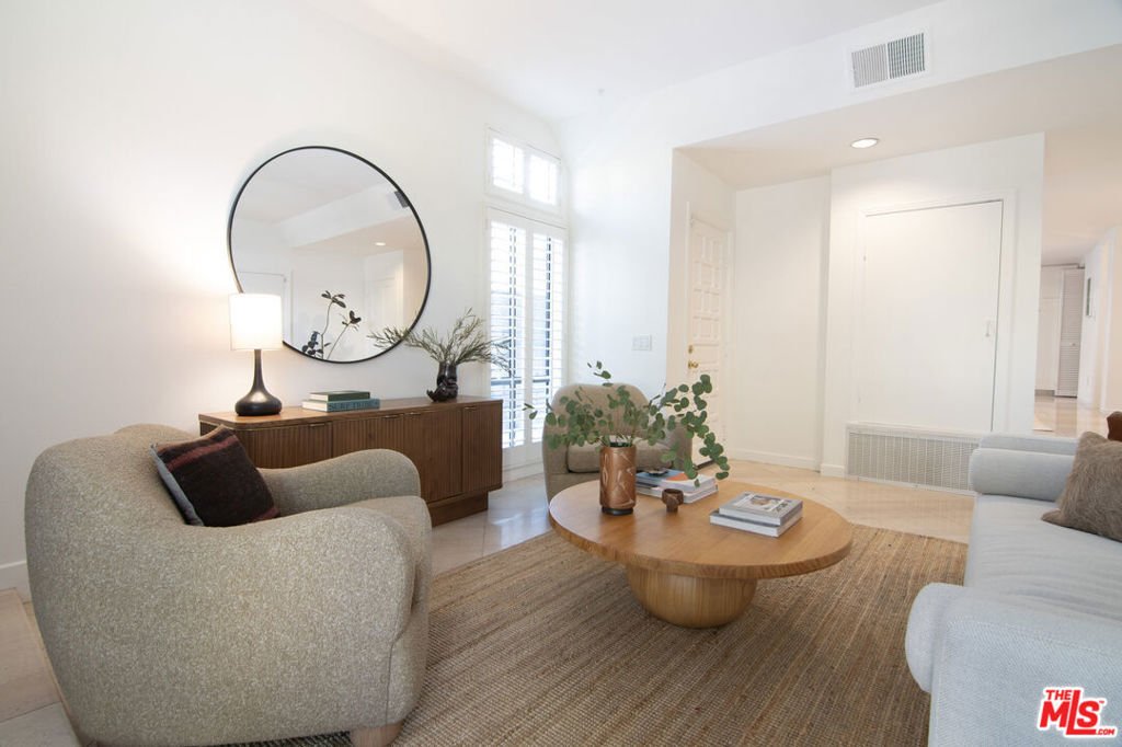 Condo in Los Angeles, California, United States 5 - 18501901