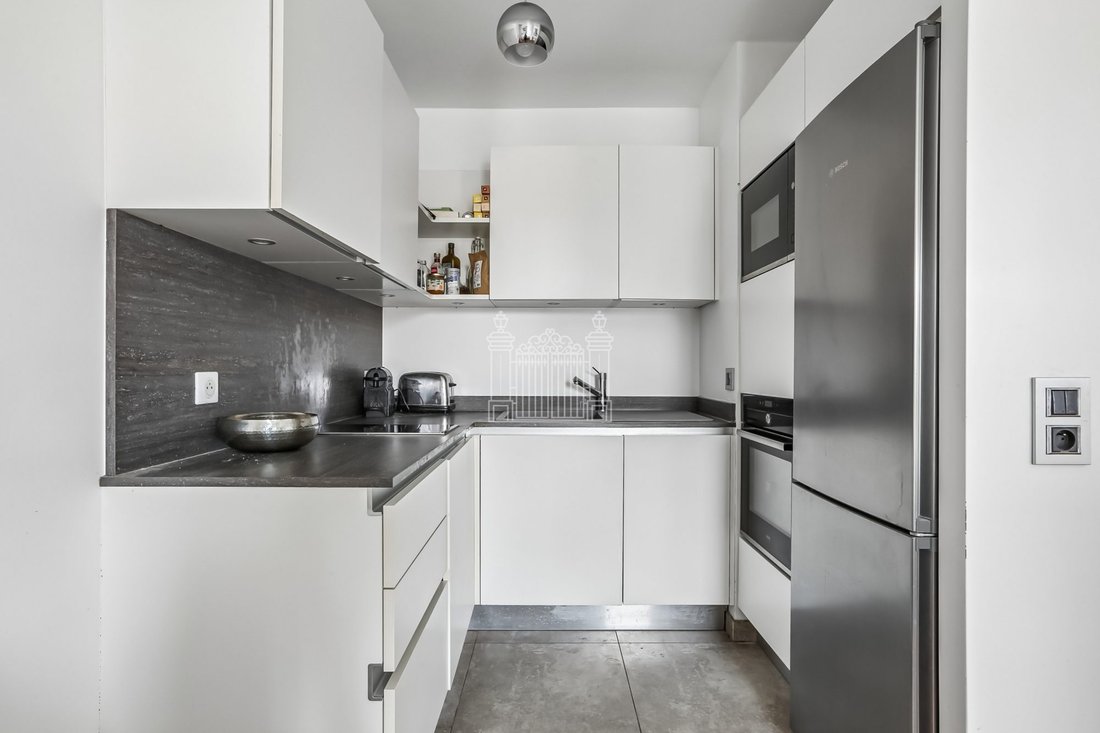 Apartment in Violet Commerce, Paris 15e Arrondissement, Paris 5 - 18505012