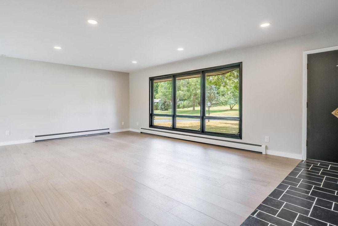 House in Elm Grove, Wisconsin, United States 4 - 18505361