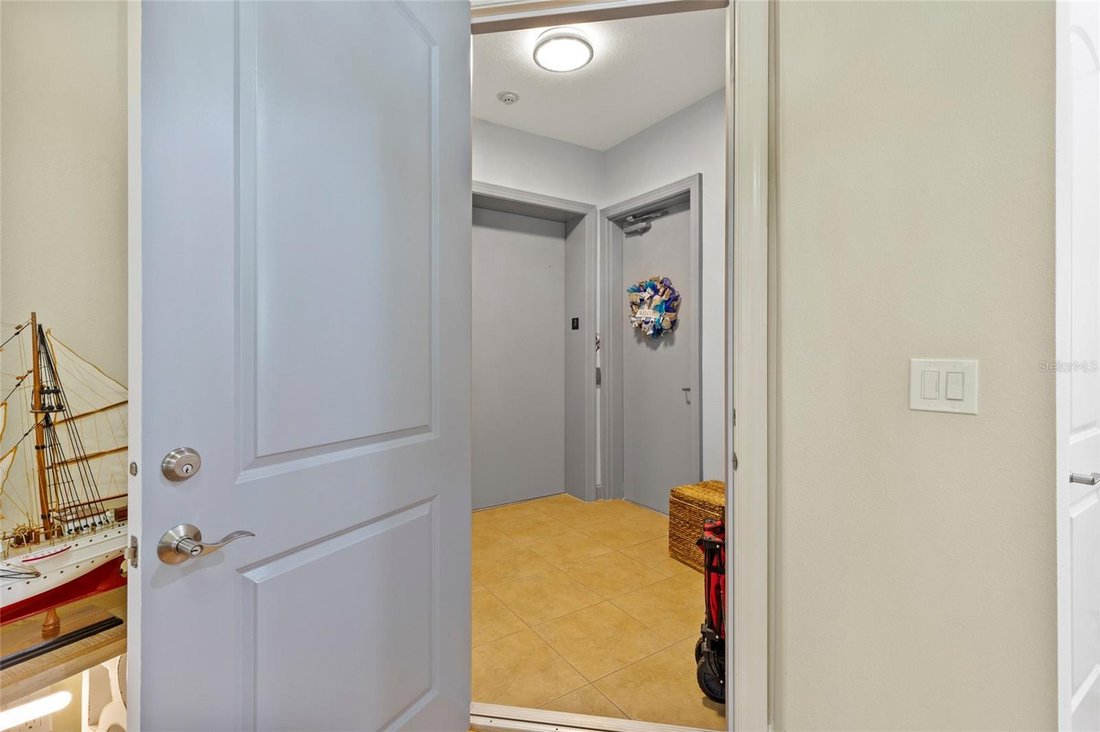 Condo in St. Petersburg, Florida, United States 3 - 18499602