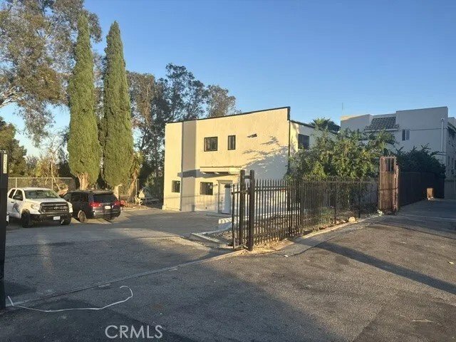 Los Angeles, California, United States 4 - 18503049