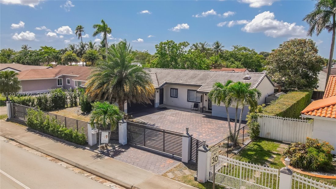 House in Hialeah, Florida, United States 1 - 18499623