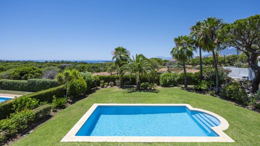 Villa in Elviria-Cabopino, Marbella, Spain 3 - 18501900