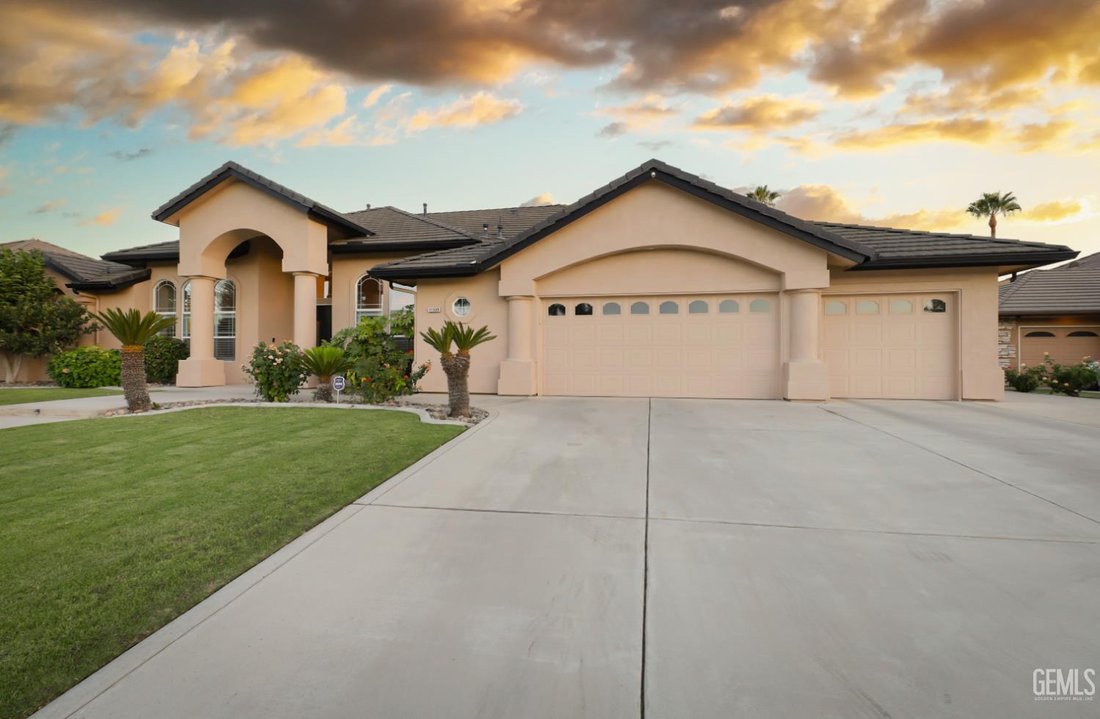 Bakersfield, California, United States 2 - 18501097