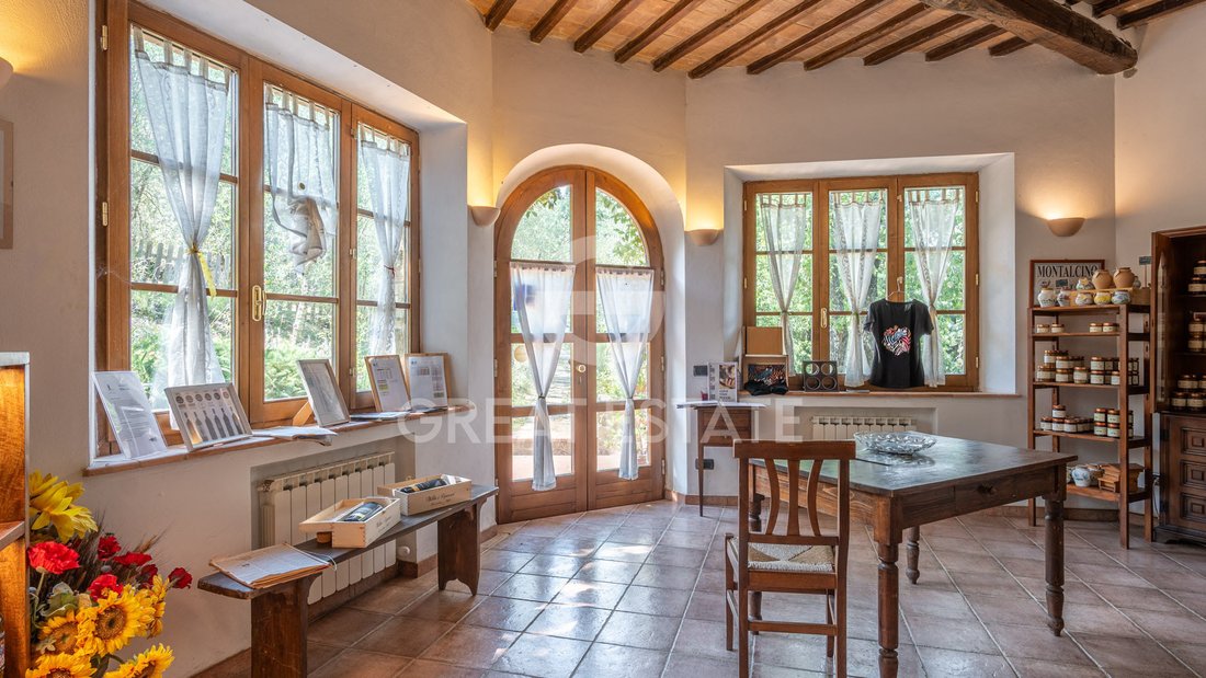 Estate in Montalcino, Tuscany, Italy 5 - 18503992