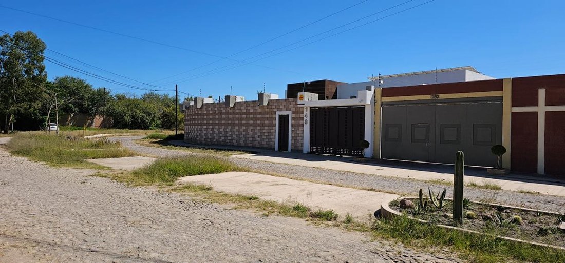 House in Bosques la Florida, San Luis Potosi, Mexico 2 - 18500643