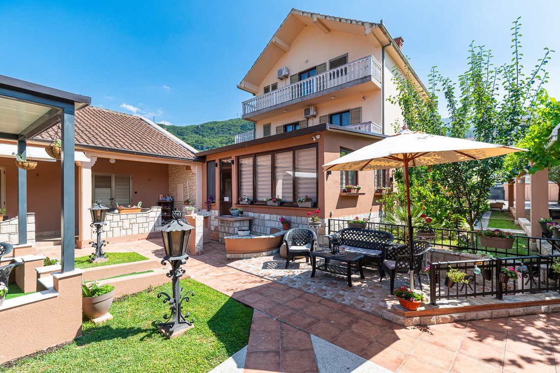 Villa in Lastva Grbaljska, Kotor Municipality, Montenegro 1 - 16119002