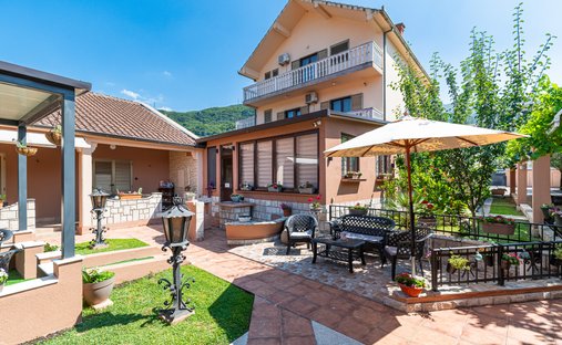 Villa in Lastva Grbaljska, Kotor Municipality, Montenegro 1