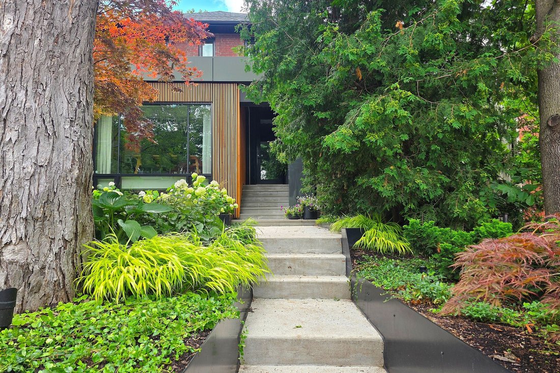 House in Toronto, Ontario, Canada 1 - 18501356