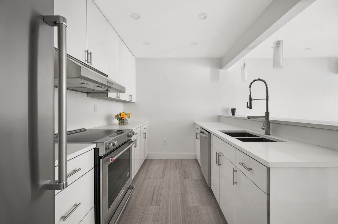 Co Op in New York, New York, United States 4 - 18498791
