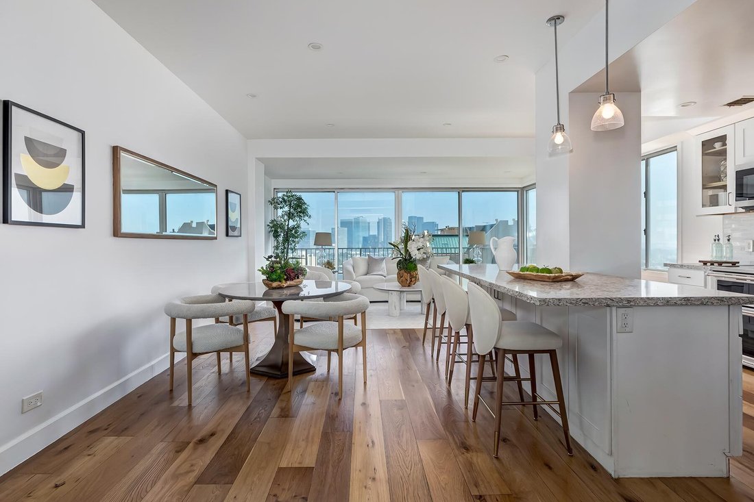 Condo in Los Angeles, California, United States 2 - 17517601