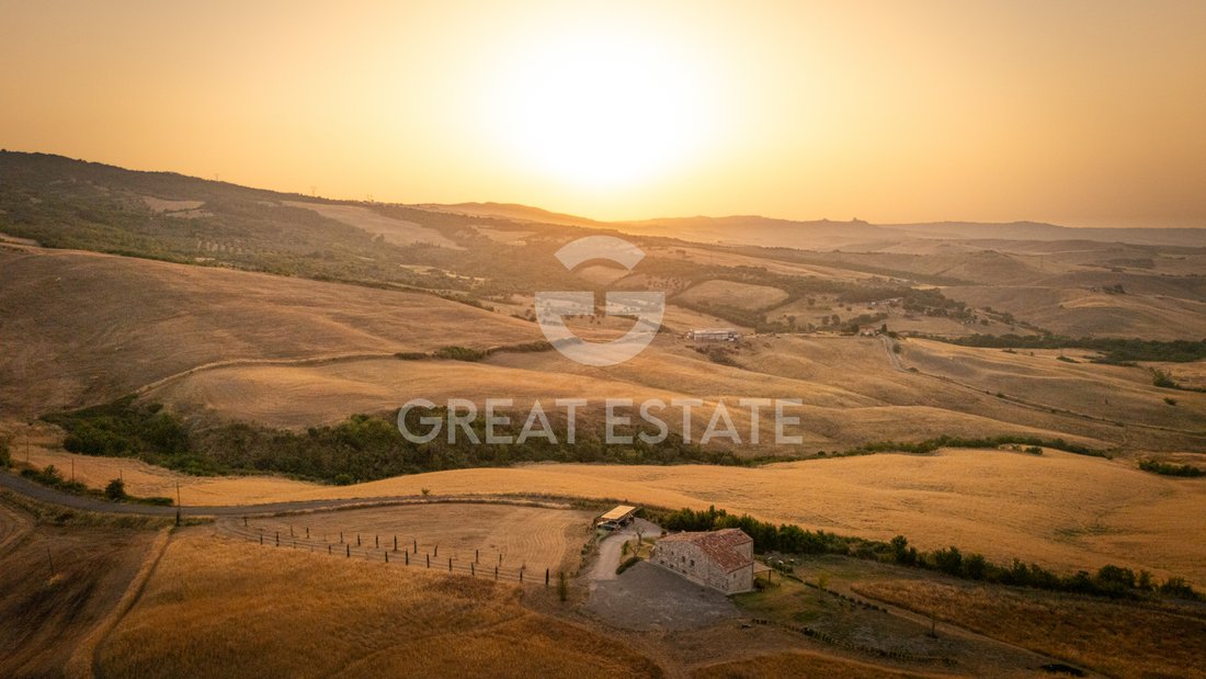 Estate in Castiglione d'Orcia, Tuscany, Italy 4 - 18504025