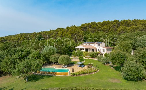 Casa a Saint-Saturnin-lès-Apt, Provenza-Alpi-Costa Azzurra, Francia 1