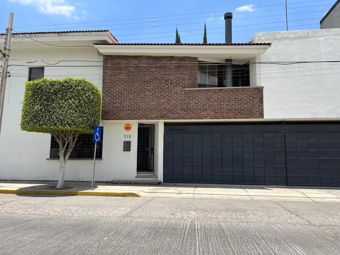 House in San Luis Potosí, San Luis Potosi, Mexico 1 - 18500637