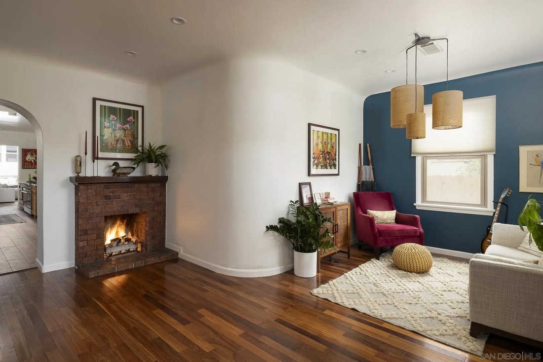 San Diego, California, United States 2 - 18502994