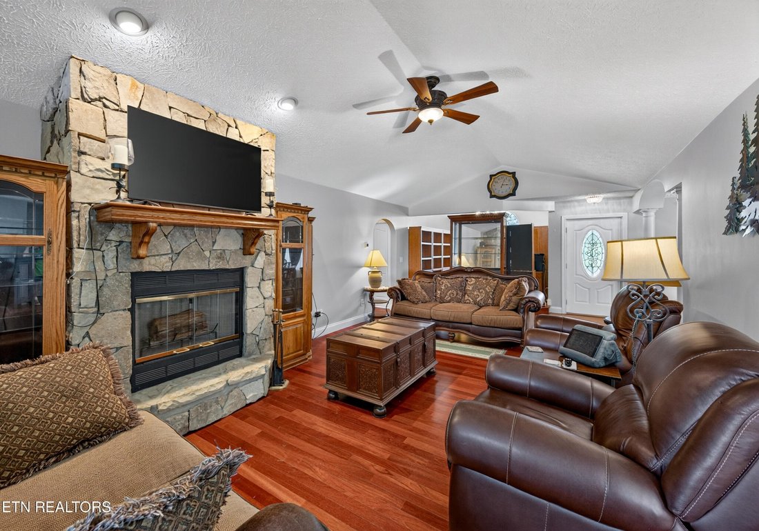 House in Sevierville, Tennessee, United States 5 - 18500115