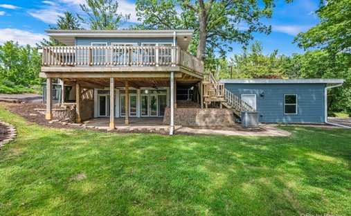 House in Lake Holiday, Illinois, United States 1