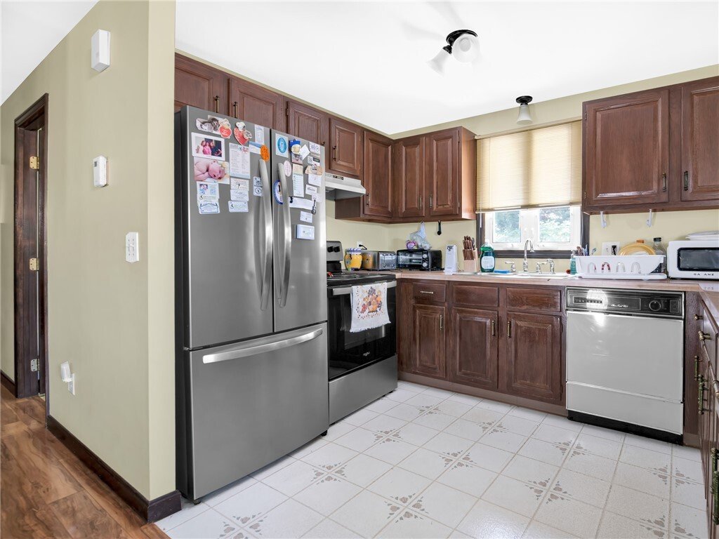 House in Cranston, Rhode Island, United States 4 - 18502092