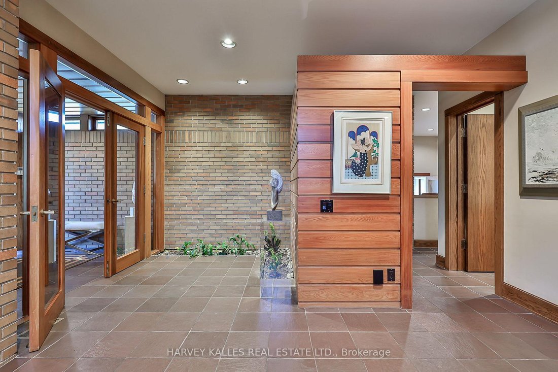 House in Toronto, Ontario, Canada 3 - 18504757