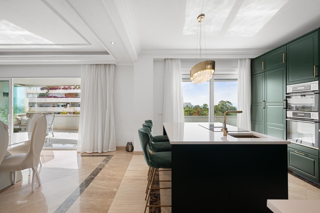Apartment in Puerto Banus, Marbella, Spain 5 - 17008401