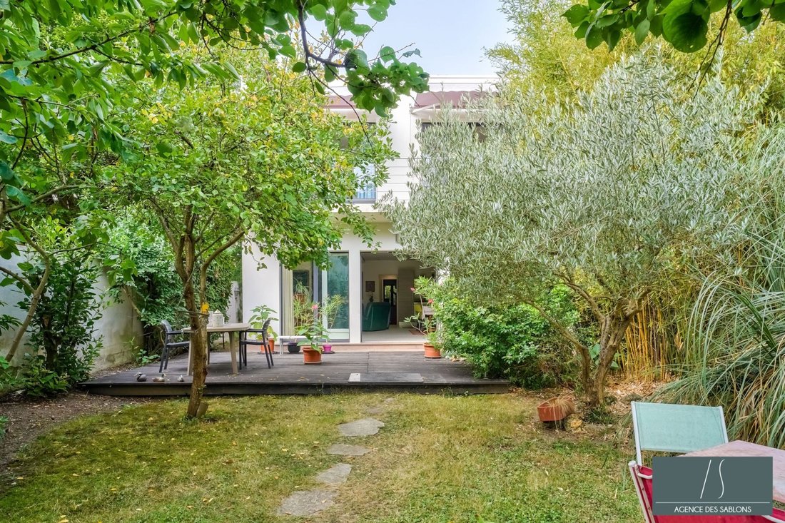 House in Chatou, Ile-de-France, France 1 - 18499965