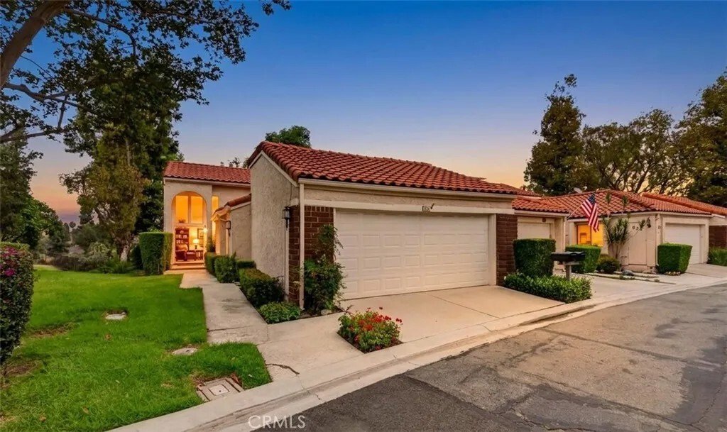Condo in Fullerton, California, United States 1 - 18499229