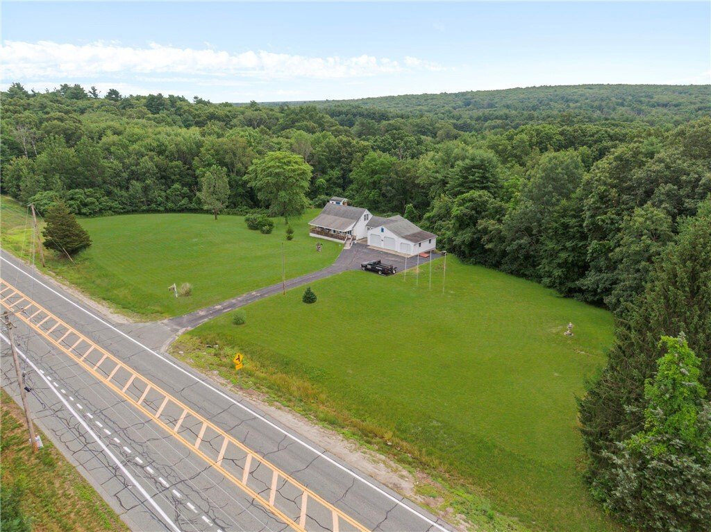 House in Burrillville, Rhode Island, United States 3 - 18499140