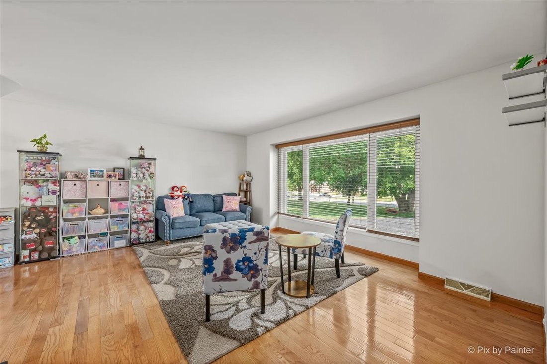 House in Bloomingdale, Illinois, United States 2 - 18499420