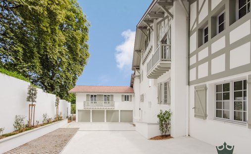 Penthouse in Bayonne, Nouvelle-Aquitaine, France 1
