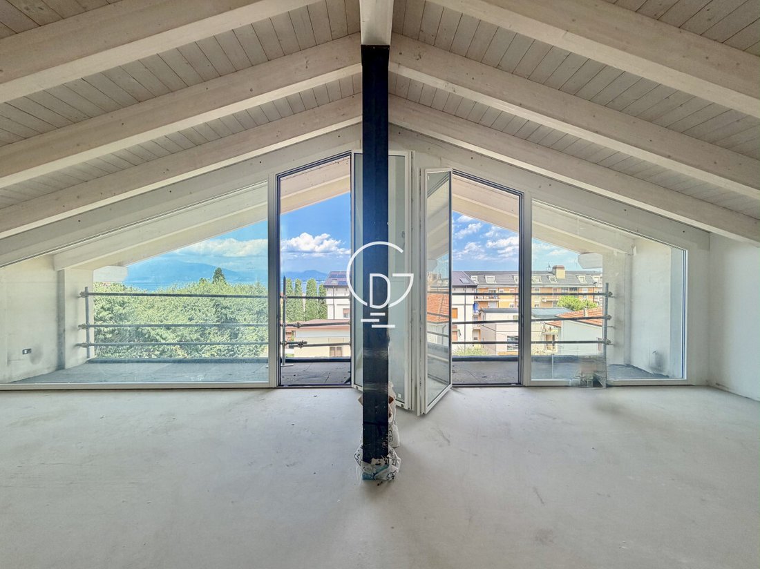 Penthouse in Historic Center, Desenzano del Garda, Lombardy 4 - 18504187