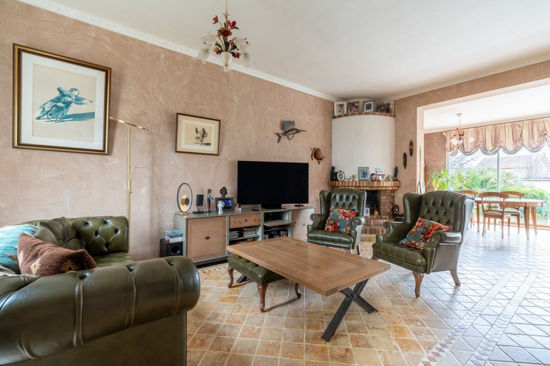 House in Chatou, Ile-de-France, France 3 - 18499955