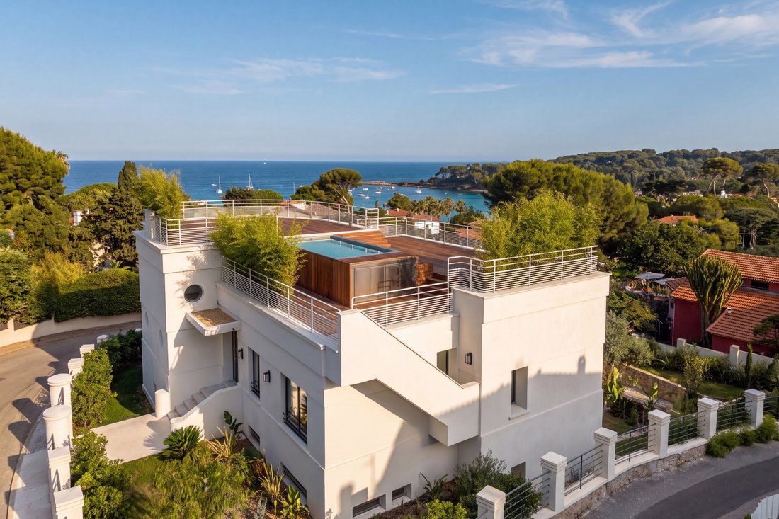 House in Antibes, Provence-Alpes-Côte d'Azur, France 1 - 18503812