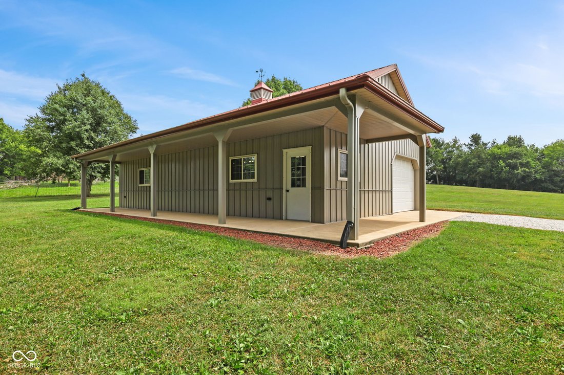House in Greenwood, Indiana, United States 4 - 18499262